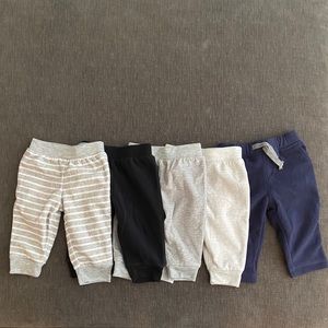 Bundle of 5 fleece baby sweatpants - size 0-3